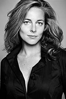 Alexandra Woodward - 