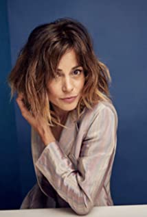 Stephanie Szostak - 