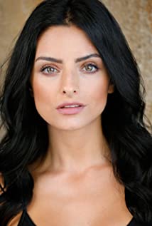 Aislinn Derbez